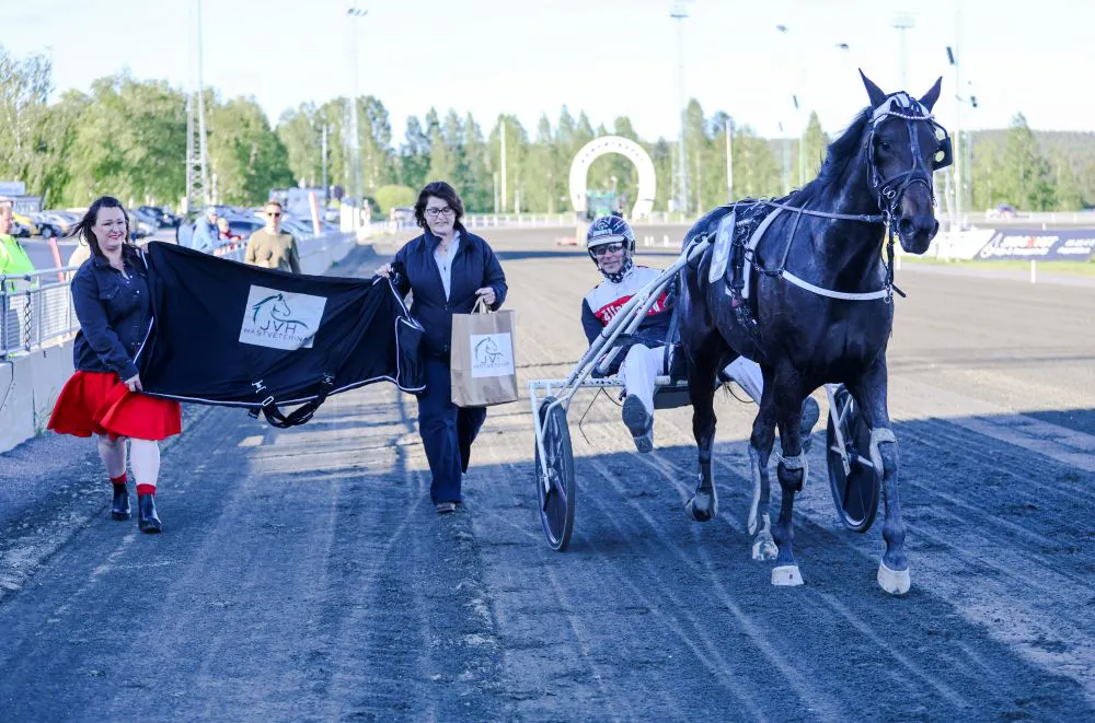 Fyrling till Hemmalaget – dubbel Salmela!