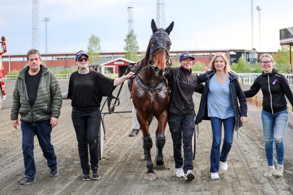 Travfamiljen hedrade Jaakko Alamäki